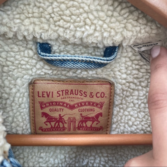 Levi’s Sherpa Denim Trucker Jacket - Picture 5 of 9